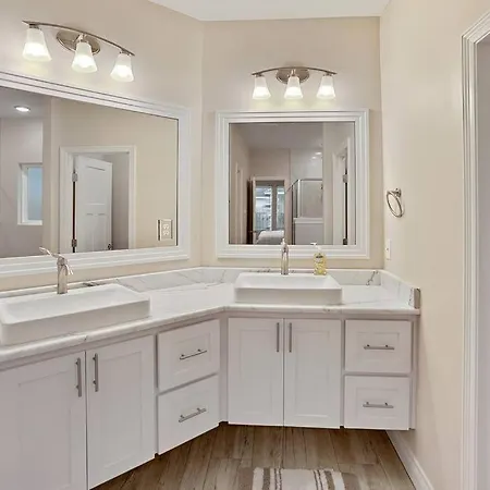 Luxurious Coastal Retreat Brand New 4Br Home With Fast Wifi, 15 Min To Beach! Corpus Christi Exterior foto